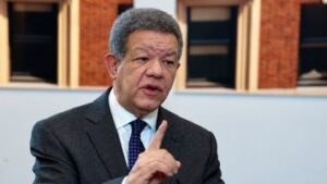 Leonel-Fernandez-atribuye-a-malestar-social-avance-de-la-Fuerza-del-Pueblo-3-355x200-1