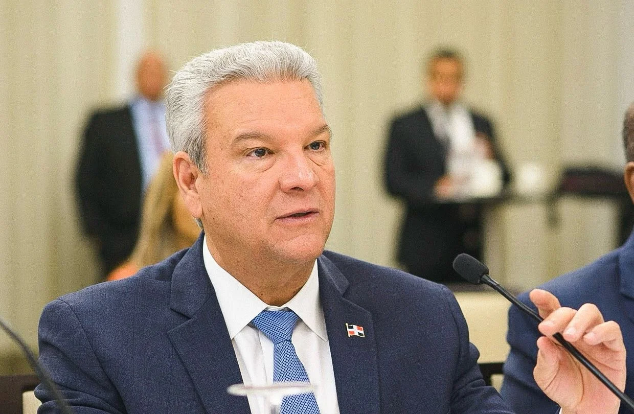 Macarrulla confiesa que no estaba preparado para la política y califica su entrada como un error