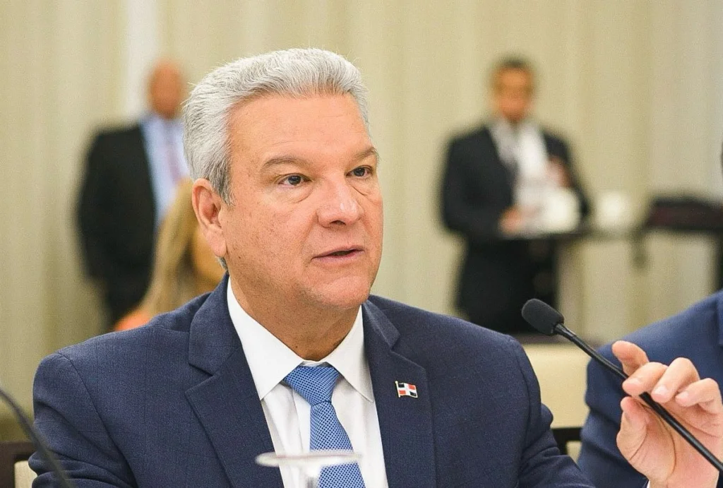 Macarrulla confiesa que no estaba preparado para la política y califica su entrada como un error