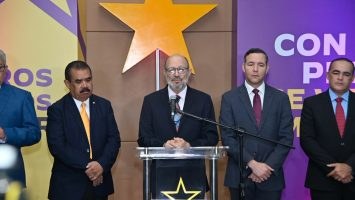 Rene-Jaquez-junto-a-dirigentes-del-PLD-Foto-Felix-Lara-El-Nuevo-Diario-1-355x200-1