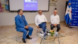 Unapec-reune-a-especialistas-para-debatir-los-desafios-del-transporte-en-Republica-Dominicana-355x200-1