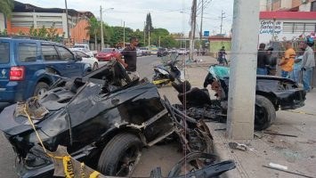 Vehiculo-destrozado-por-el-impacto-355x200-1