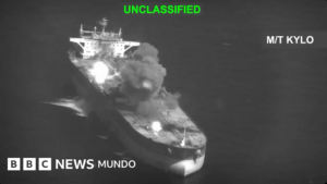 EE.UU. bombardea tres buques iraníes y alega que su flota fue atacada por Teherán