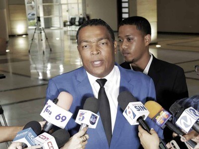 abogado-defiende-a-detenida-en-caso-senasa-20-8ebcb323-focus-0-0-400-300