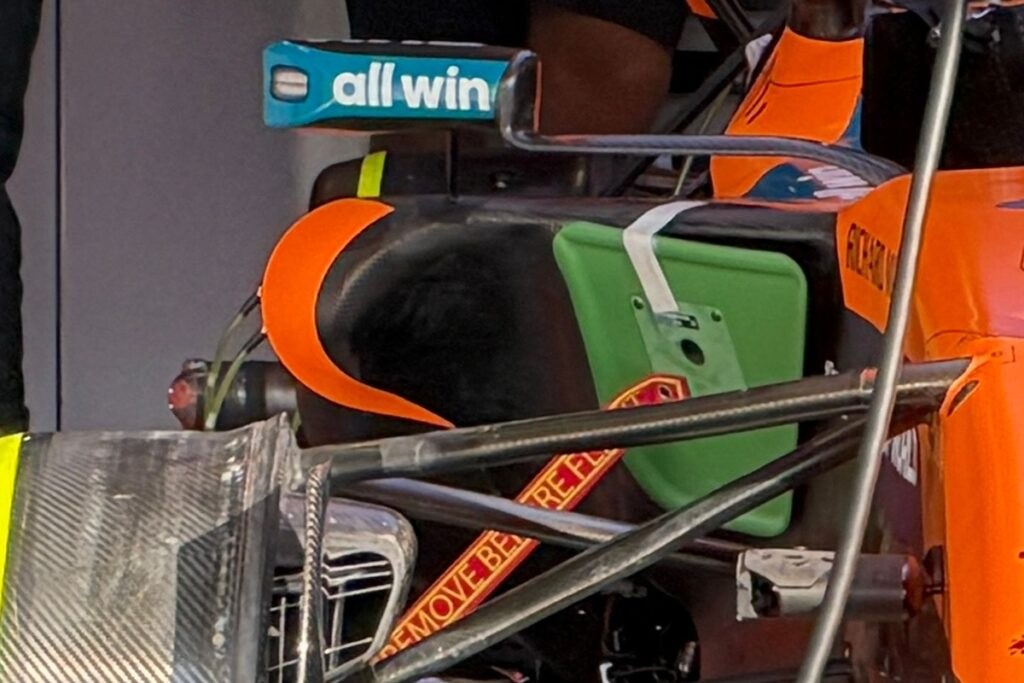 dettaglio-tecnico-mclaren-mcl4