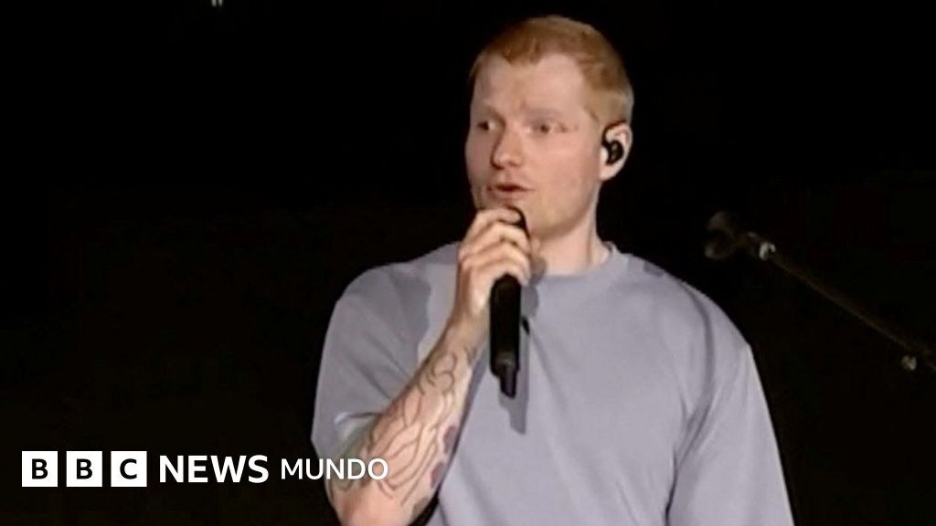 Ed Sheeran confiesa sus errores en pleno concierto tras excluir a Macklemore de su gira