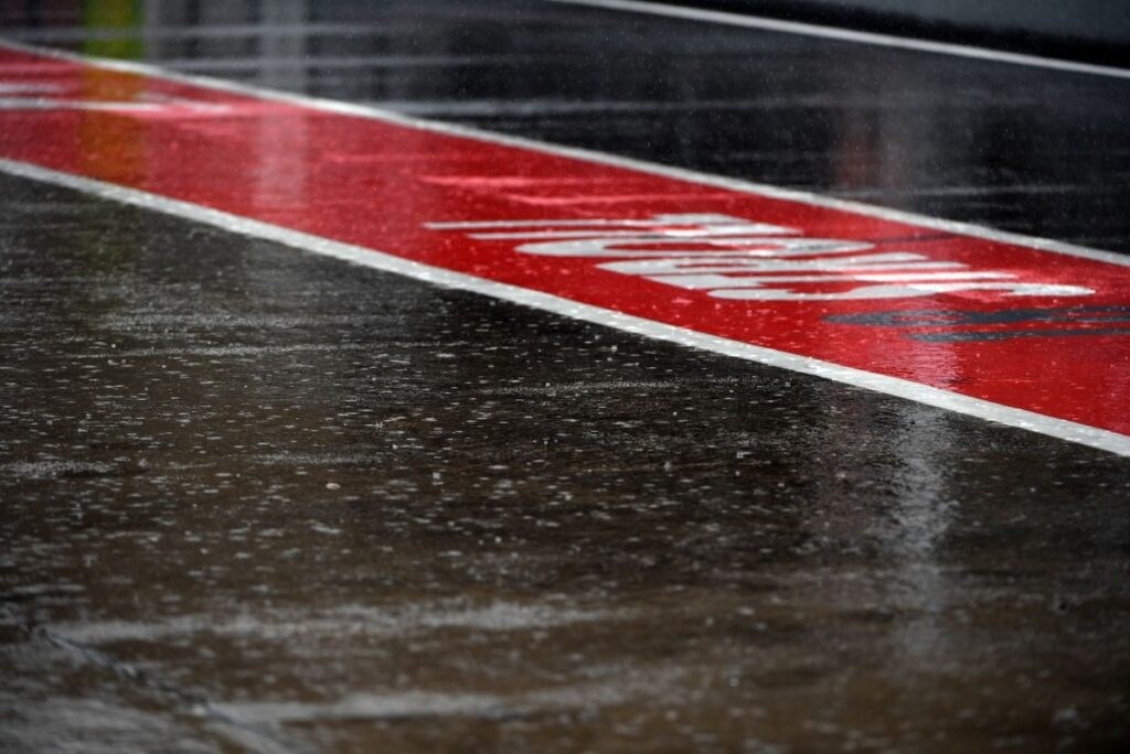 f1-malaysian-gp-2017-rain-and-