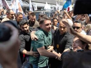 flavio-bolsonaro-critica-politicas-economicas-en-elecciones-brasil-e8e5aaff-focus-0-0-400-300