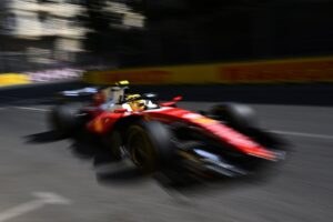 lewis-hamilton-ferrari