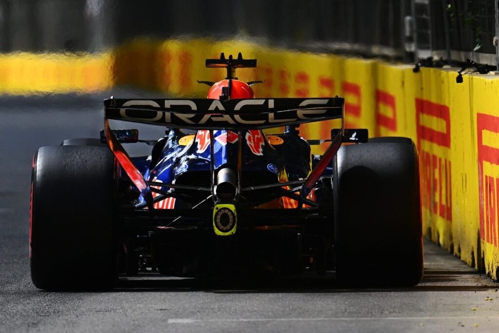 max-verstappen-red-bull-racing-2-1