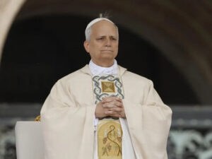 papa-pide-a-los-obispos-latinoamericanos-que-escuchen-a-los-fieles-386bb9f2-focus-0.02-0.3-400-300