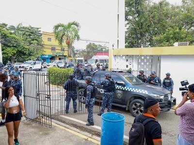 policia-nacional-despliega-contingente-en-sepultura-de-joven-abatido-en-santiago-ae142e93-focus-0-0-400-300