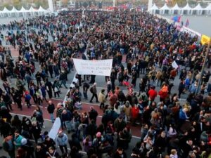 protestas-en-chile-por-dictadura-de-pinochet-y-detenciones-4bbe4676-focus-0-0-400-300