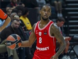 supercopa-jean-montero-lidera-al-olympiacos-para-llegar-a-la-final-d60b508b-focus-0.17-0.72-400-300