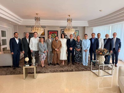yossi-abadi-ofrece-almuerzo-a-felix-ulloa-en-santo-domingo-4c11d95c-focus-0-0-400-300