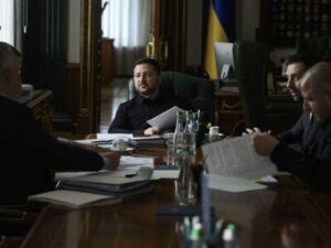 zelenski-inicia-negociaciones-de-paz-ucrania-con-emisarios-6a9b8886-focus-0-0-400-300-1
