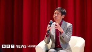 El docente chino que conquista a los adolescentes y revoluciona las aulas