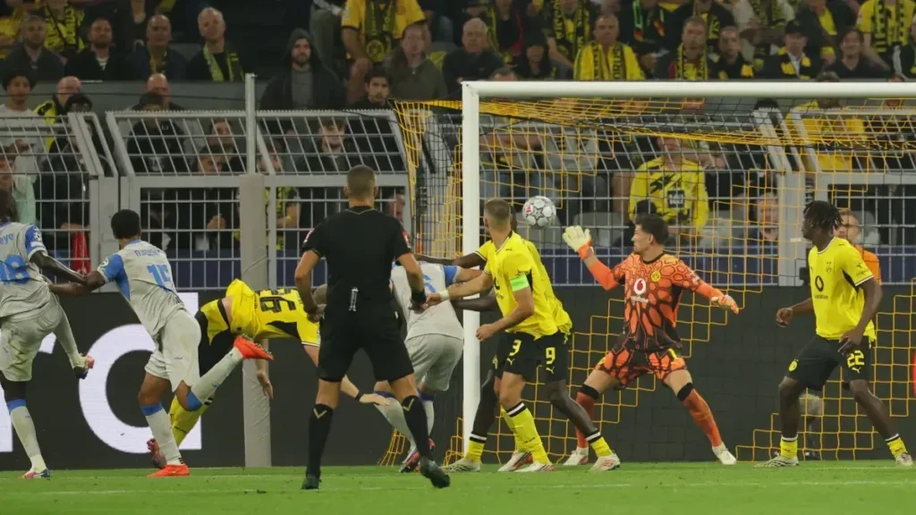 Dura sanción económica al Dortmund tras superar al Villarreal: más de 34.000 euros