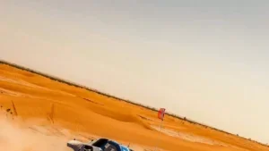 Sainz asume el mando del Rally de Marruecos mientras Dacia vuelve a enredarse