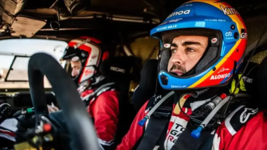 Fernando Alonso podría correr el Dakar 2027 con un Aston Martin