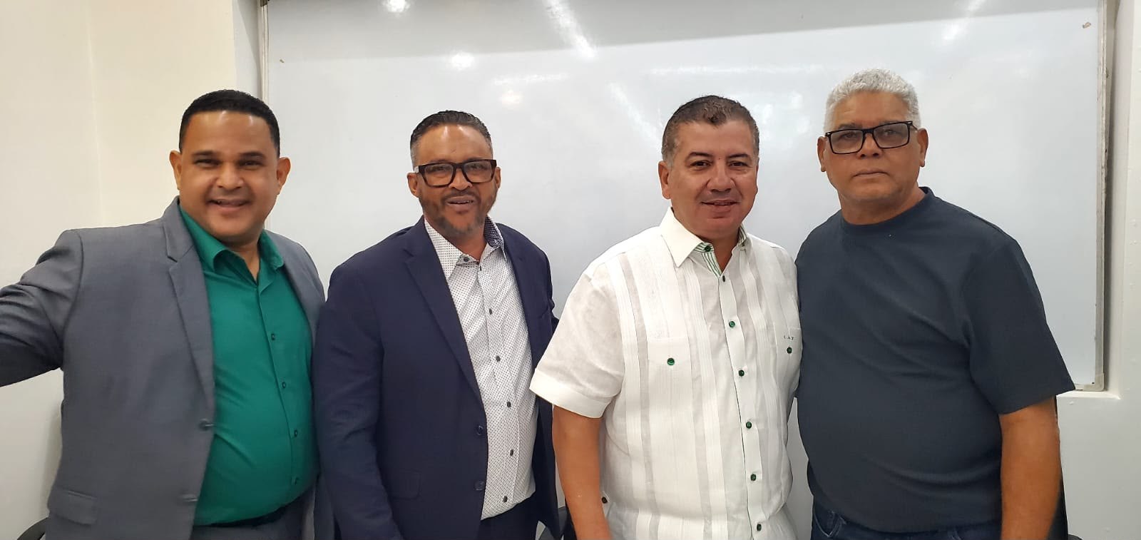 César Fernández presenta RD44 en Puñal y destaca labor organizativa de Vinicio Guzmán