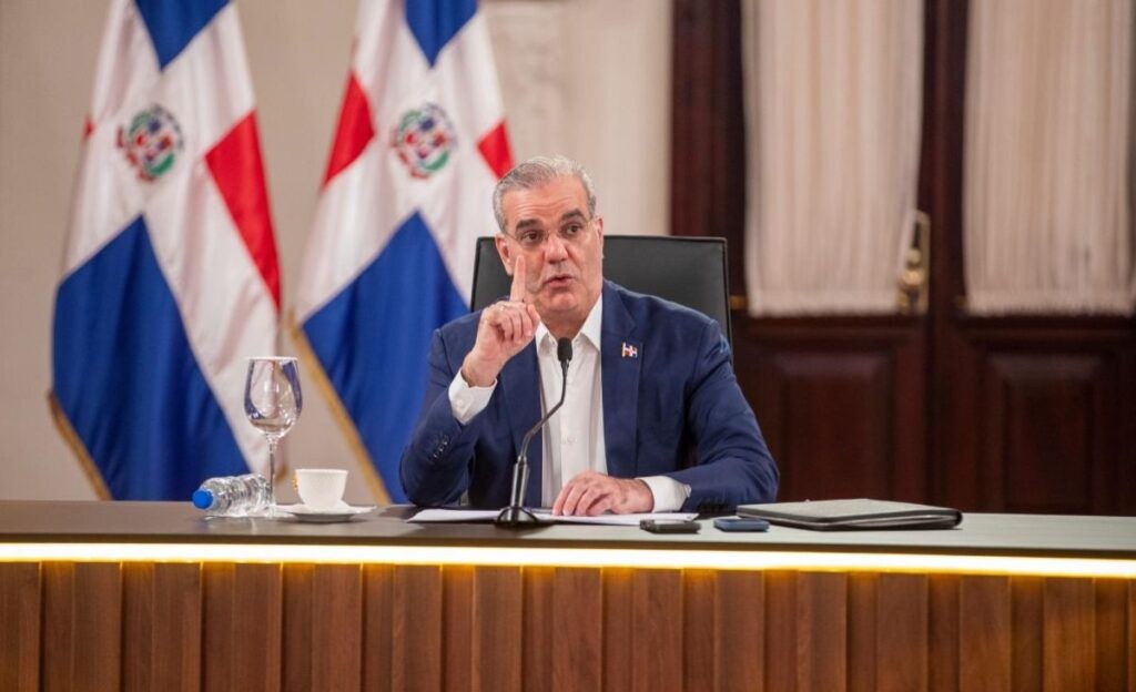 Abinader reta a comparar sus gestiones con las del PLD: “Vamos a comparar 20 contra 6