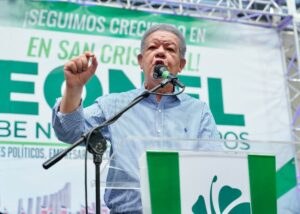 Leonel llama “ineptos” al PRM; asegura se refleja en inseguridad y alto costo de la vida