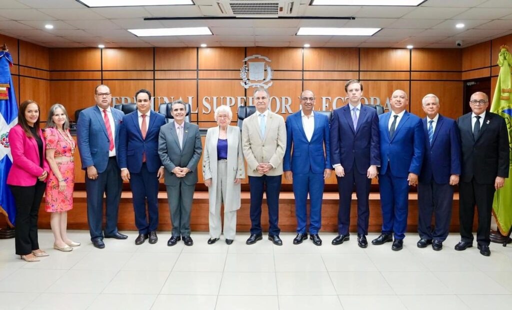 Dirigencia del PRM se capacita en justicia electoral con diplomado del TSE