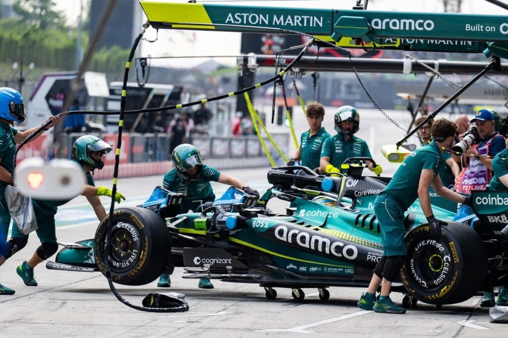 fernando-alonso-aston-martin
