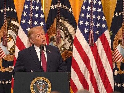 Trump recupera celebración del mes de la Herencia Hispana mientras pierde el voto latino