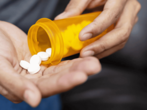 pacientes-en-larga-espera-por-medicamentos-de-alto-costo-3b350269-focus-0-0-400-300