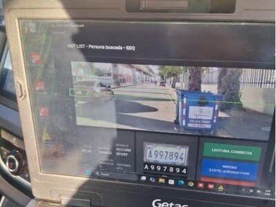 policia-comienza-a-usar-el-reconocimientos-de-placas-en-movimientos-521c6521-focus-0-0-400-300